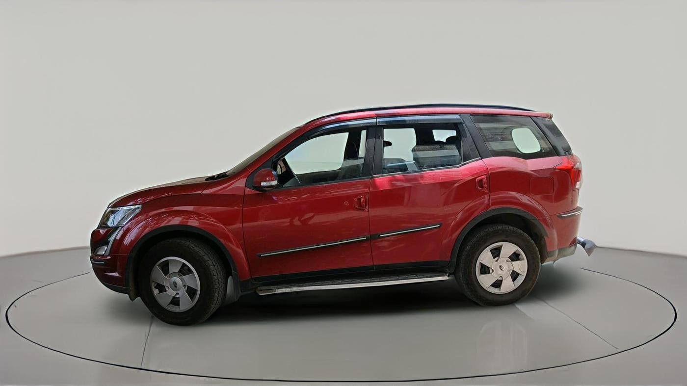 2018 Mahindra XUV500 W7 AT, Diesel, Automatic, 90,108 km, exterior