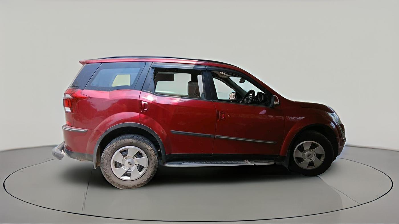 2018 Mahindra XUV500 W7 AT, Diesel, Automatic, 90,108 km, exterior