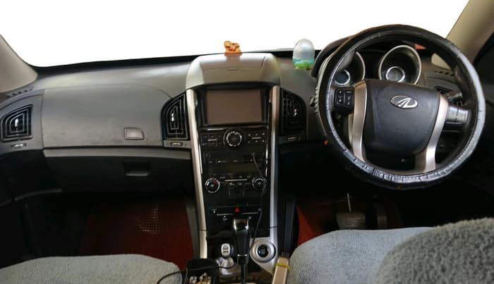 2018 Mahindra XUV500 W7 AT, Diesel, Automatic, 90,108 km, interior