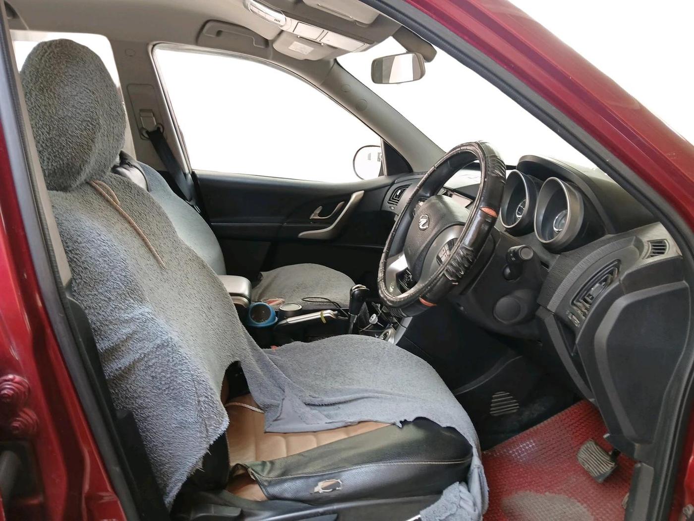 2018 Mahindra XUV500 W7 AT, Diesel, Automatic, 90,108 km, interior