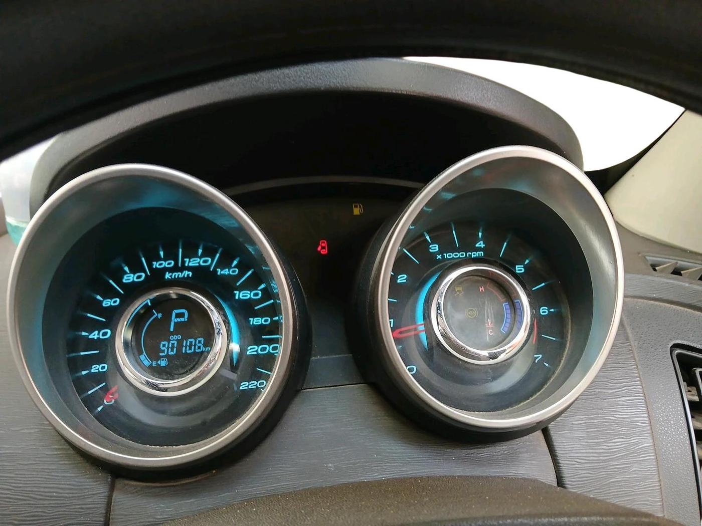 2018 Mahindra XUV500 W7 AT, Diesel, Automatic, 90,108 km, interior