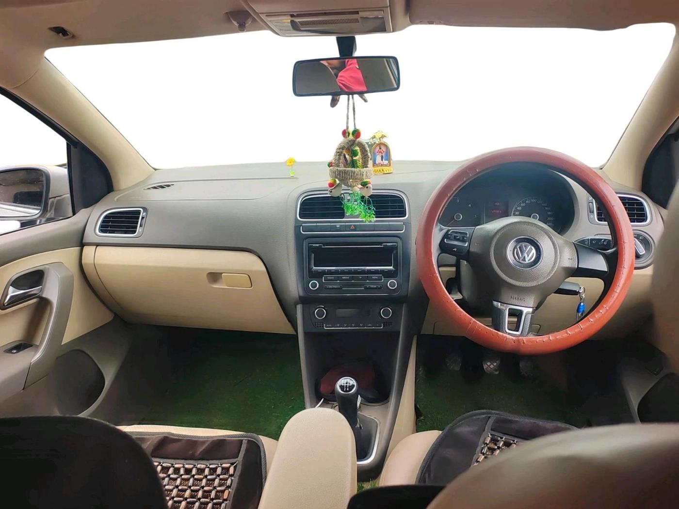 2011 Volkswagen Vento HIGHLINE DIESEL 1.6, Diesel, Manual, 1,29,303 km, interior