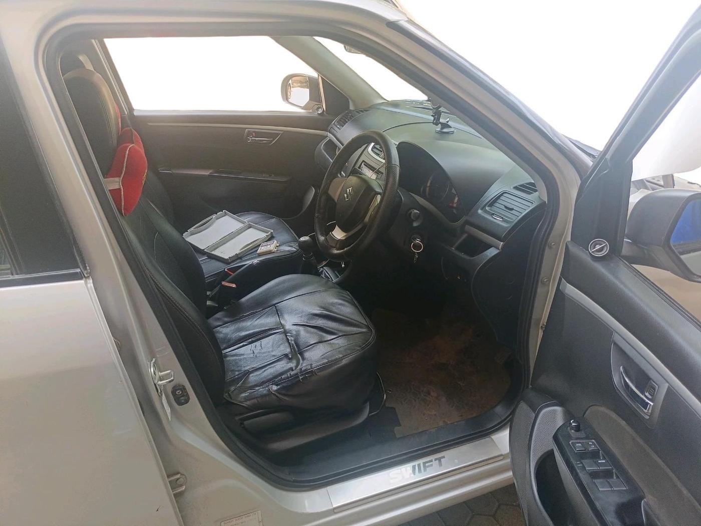 2011 Maruti Swift VXI, Petrol, Manual, 85,254 km, interior