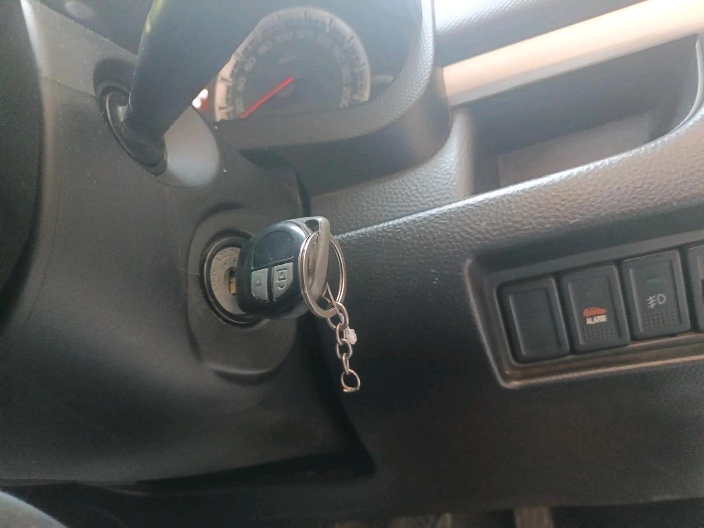 2011 Maruti Swift VXI, Petrol, Manual, 85,254 km, interior