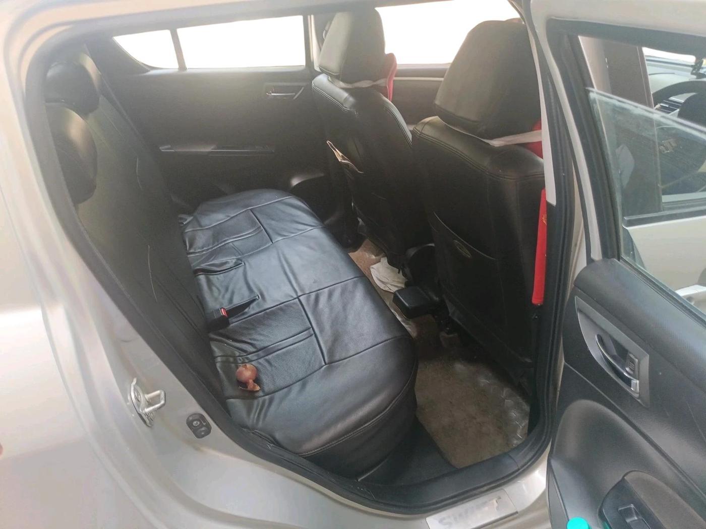2011 Maruti Swift VXI, Petrol, Manual, 85,254 km, interior