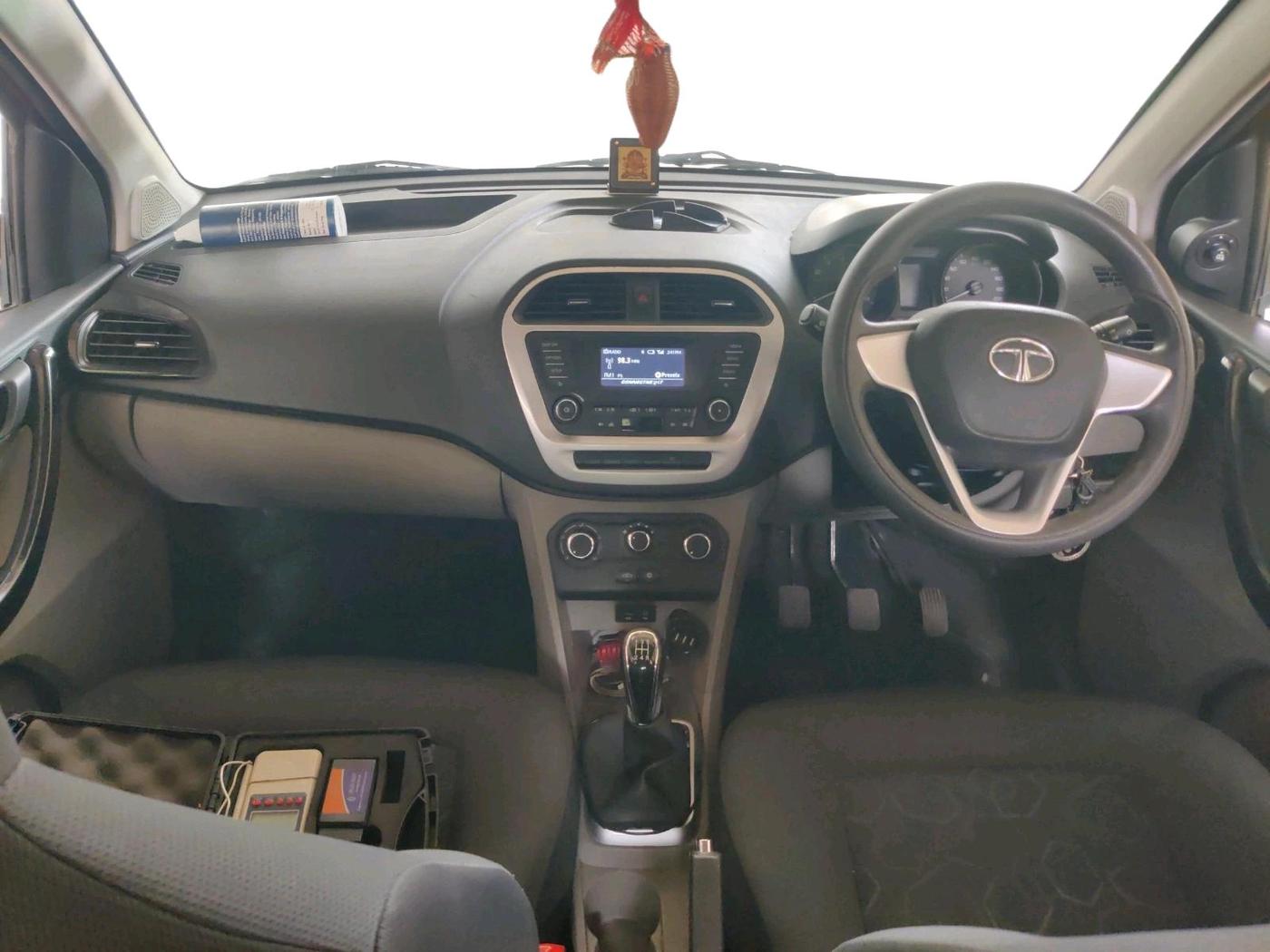 2017 Tata Tiago XT (O) PETROL, Petrol, Manual, 26,301 km, interior