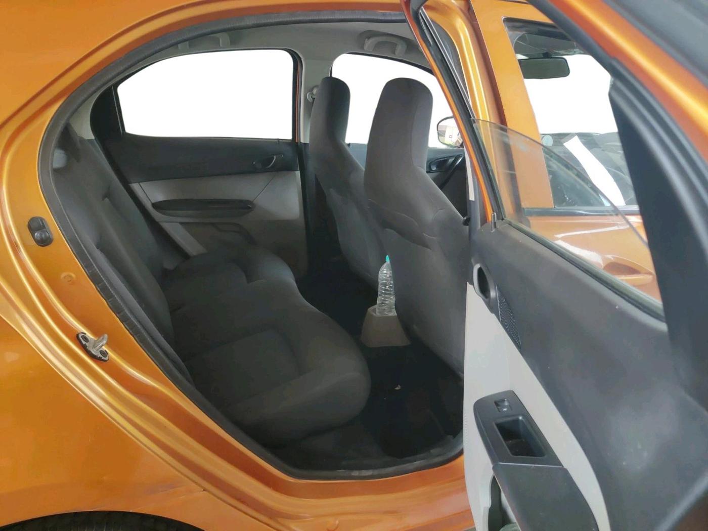 2017 Tata Tiago XT (O) PETROL, Petrol, Manual, 26,301 km, interior