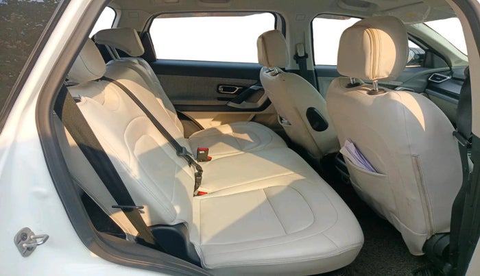 2024 Tata Safari PURE PLUS S, Diesel, Manual, 44,810 km, interior