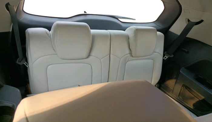 2024 Tata Safari PURE PLUS S, Diesel, Manual, 44,810 km, interior