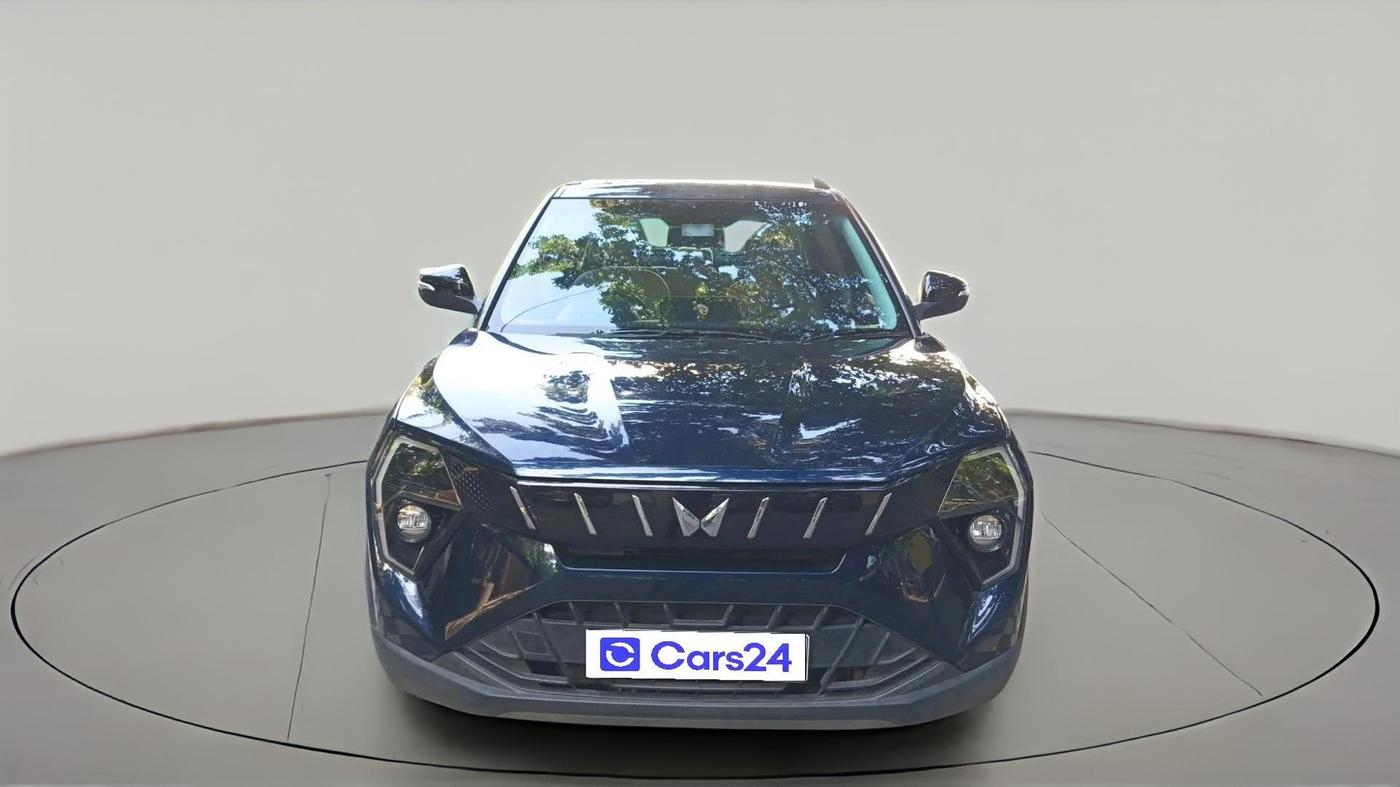 2025 Mahindra XUV 3XO AX5 1.2 L TCMPFI AT, Petrol, Automatic, 16,258 km, exterior