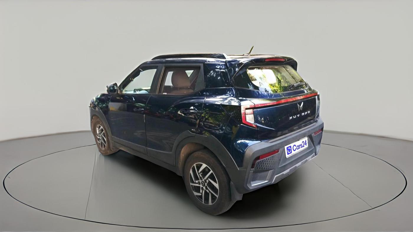 2025 Mahindra XUV 3XO AX5 1.2 L TCMPFI AT, Petrol, Automatic, 16,258 km, exterior