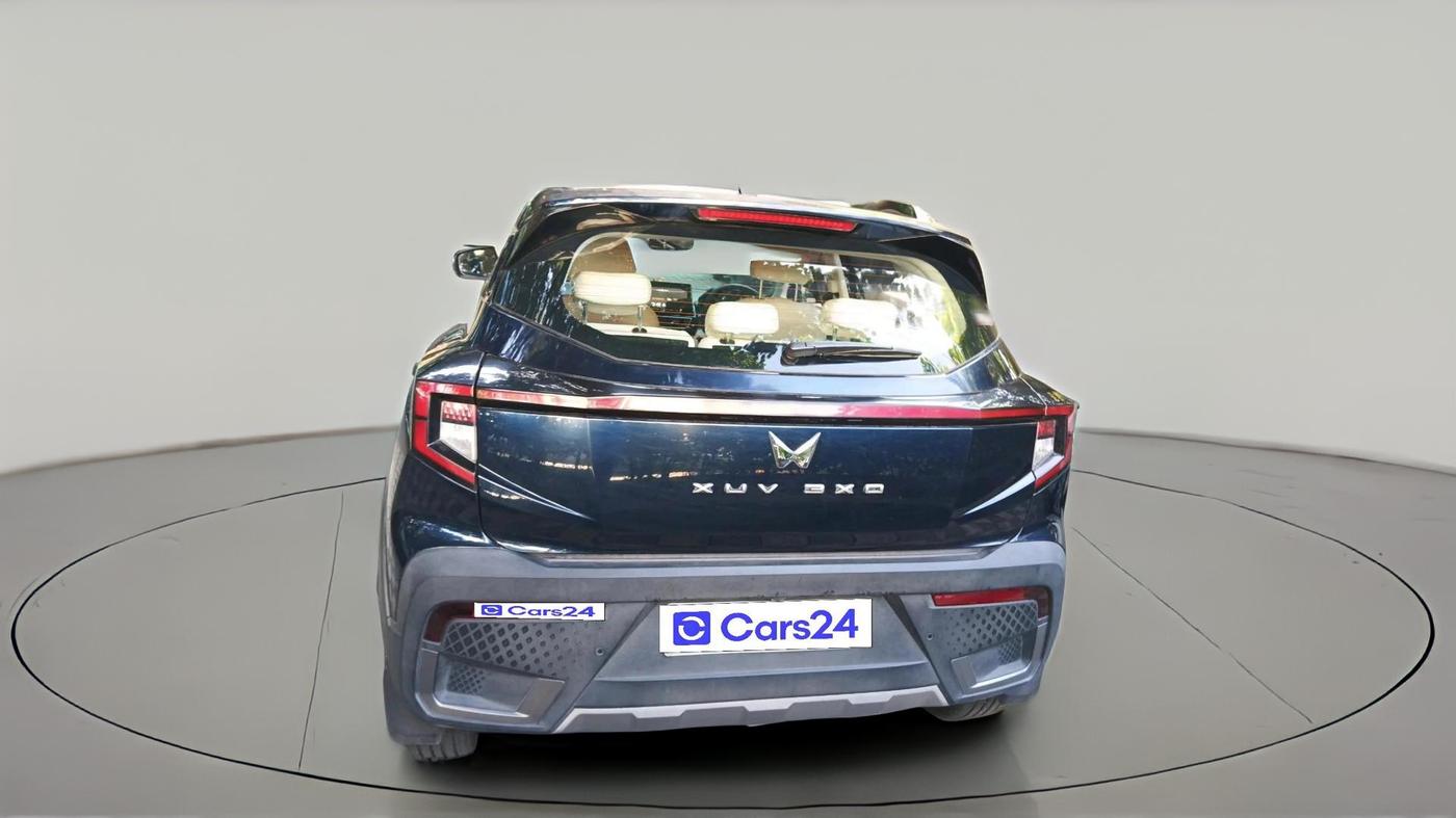 2025 Mahindra XUV 3XO AX5 1.2 L TCMPFI AT, Petrol, Automatic, 16,258 km, exterior