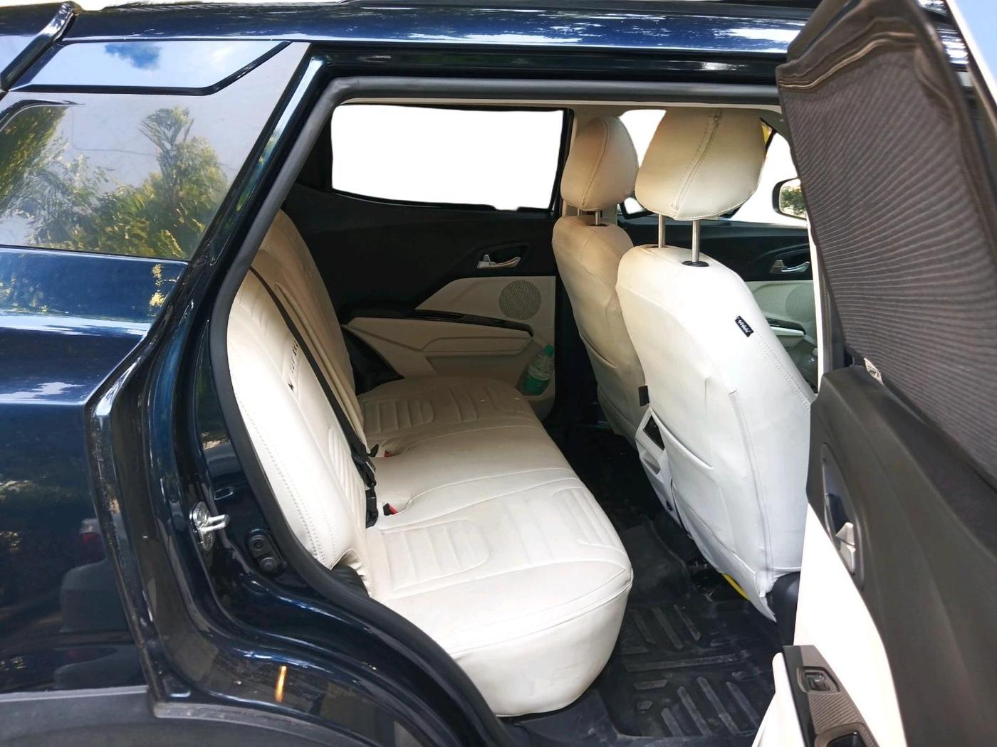 2025 Mahindra XUV 3XO AX5 1.2 L TCMPFI AT, Petrol, Automatic, 16,258 km, interior