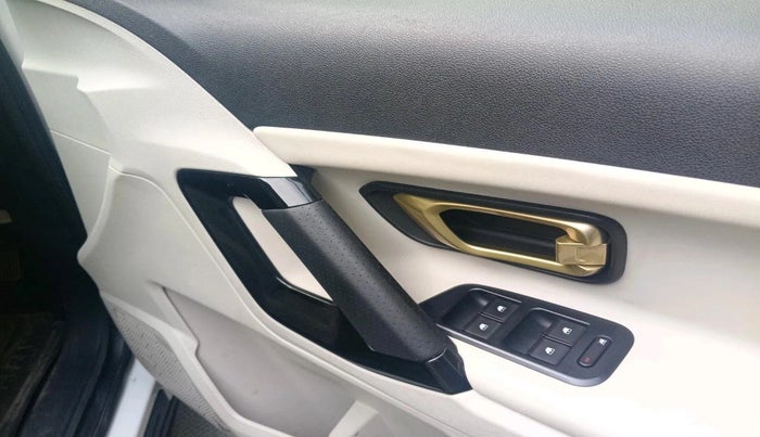 2022 Tata Safari XZA PLUS GOLD, Diesel, Automatic, 42,686 km, interior