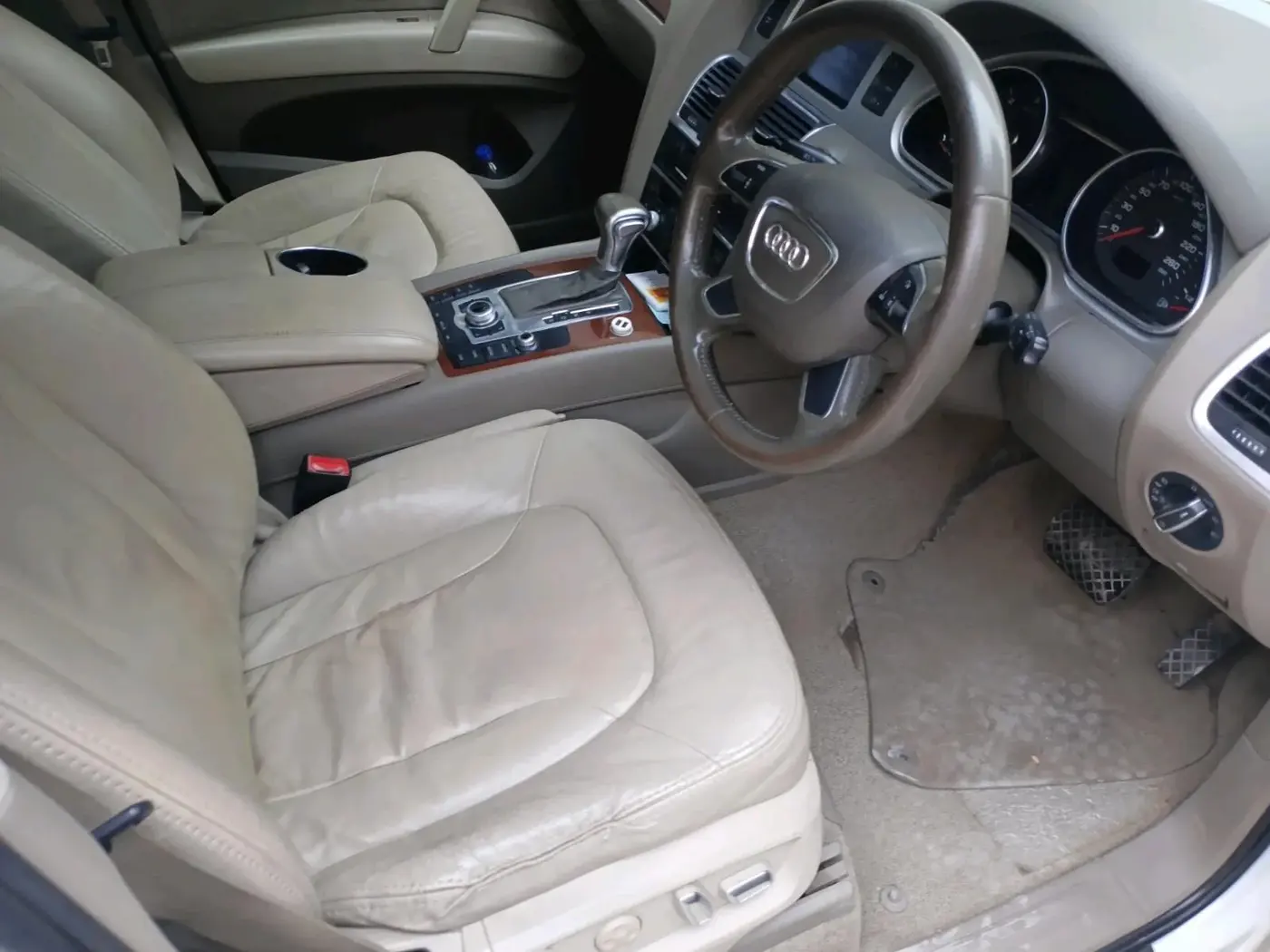 2012 Audi Q7 3.0 TDI QUATTRO, Diesel, Automatic, 1,84,779 km, interior