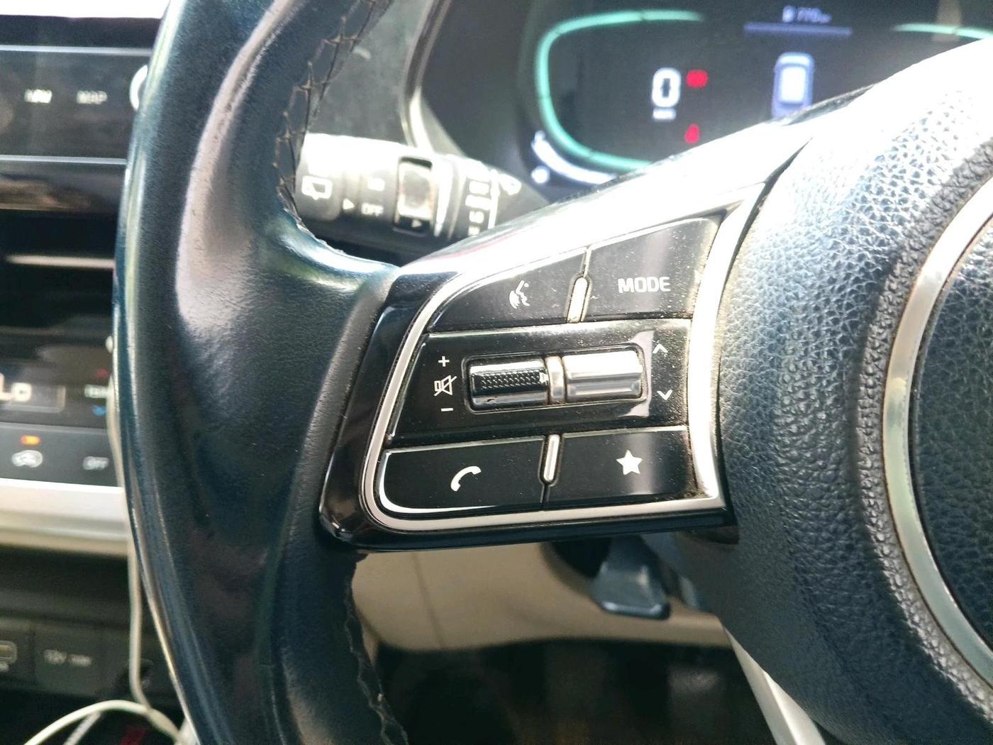 2022 KIA CARENS LUXURY PLUS 1.5 DIESEL 6 STR, Diesel, Manual, 1,47,761 km, interior