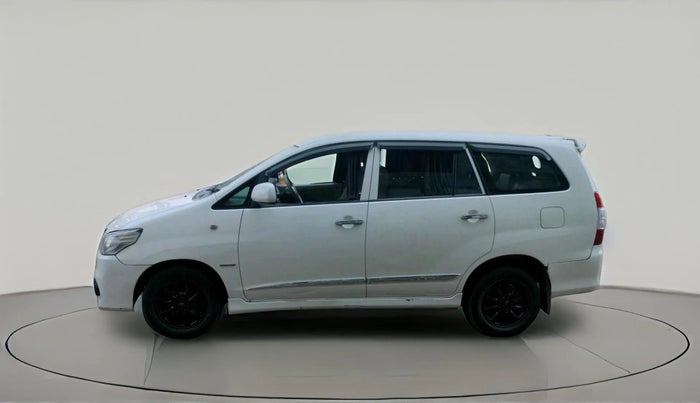 2014 Toyota Innova 2.5 GX 7 STR, Diesel, Manual, 2,29,872 km, exterior