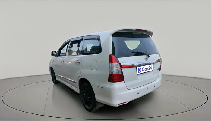 2014 Toyota Innova 2.5 GX 7 STR, Diesel, Manual, 2,29,872 km, exterior