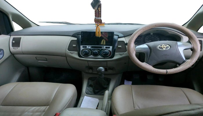 2014 Toyota Innova 2.5 GX 7 STR, Diesel, Manual, 2,29,872 km, interior