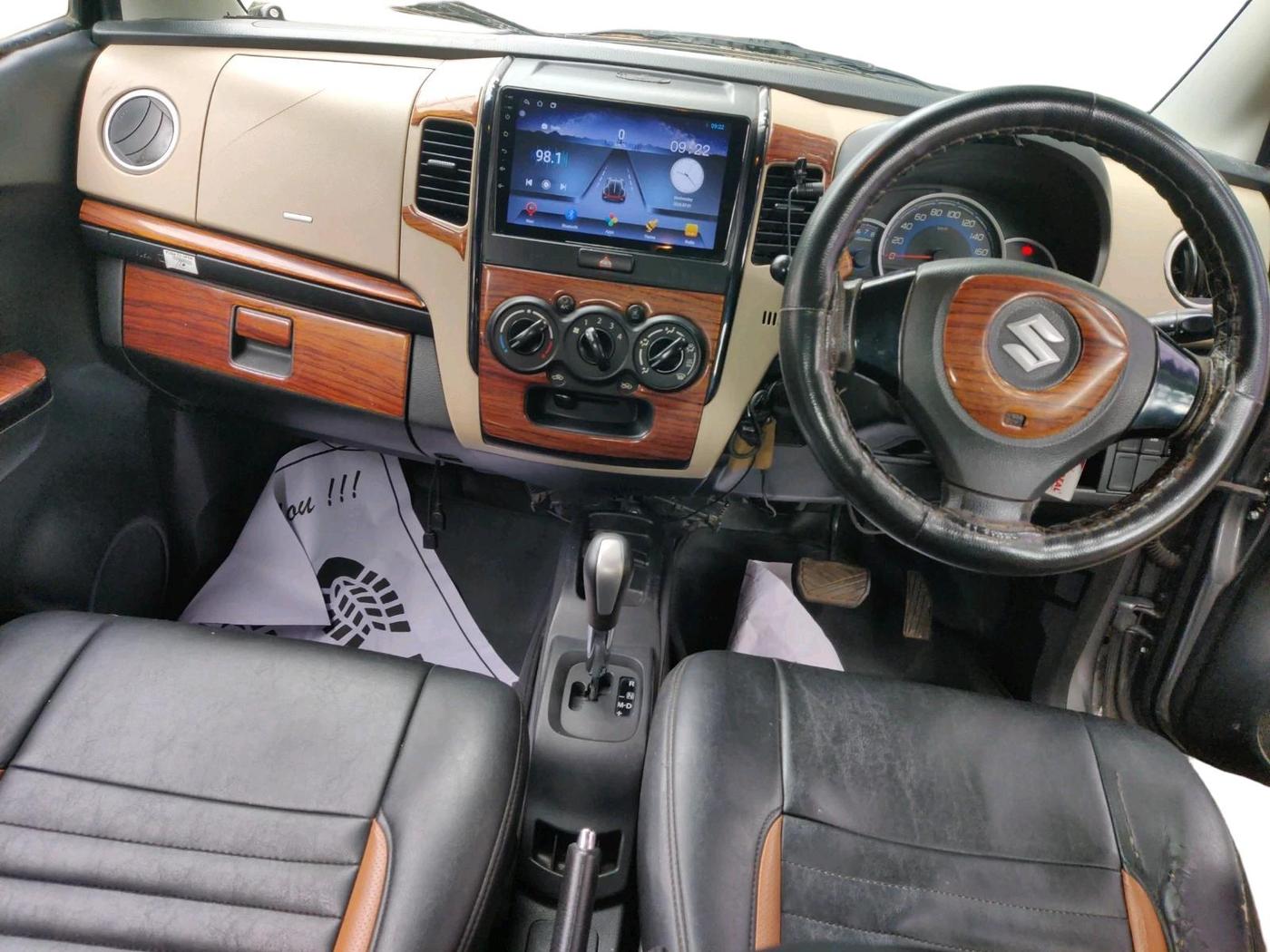 2017 Maruti Wagon R 1.0 VXI AMT, Petrol, Automatic, 62,823 km, interior