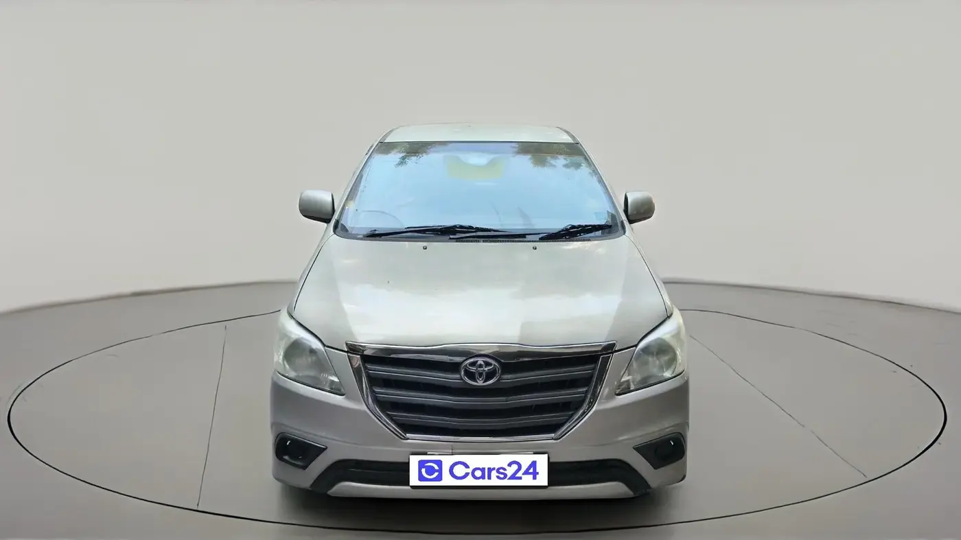 2013 Toyota Innova 2.5 GX 7 STR, Diesel, Manual, 3,99,548 km, exterior
