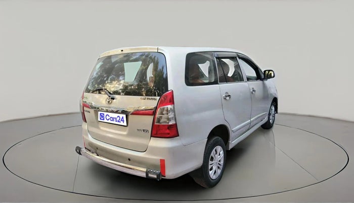 2013 Toyota Innova 2.5 GX 7 STR, Diesel, Manual, 3,99,548 km, exterior