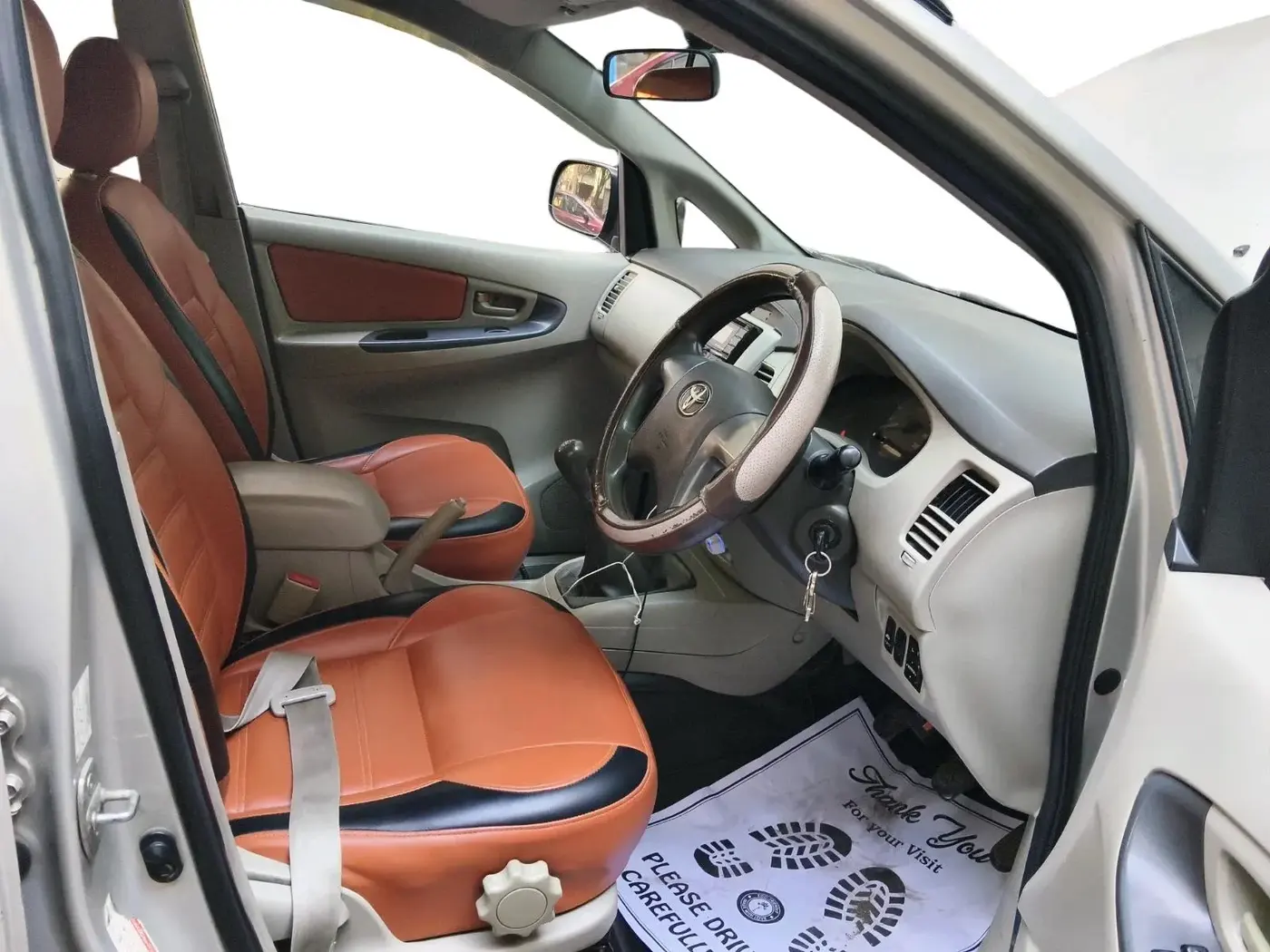 2013 Toyota Innova 2.5 GX 7 STR, Diesel, Manual, 3,99,548 km, interior