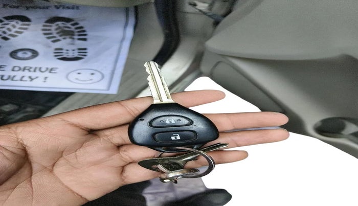 2013 Toyota Innova 2.5 GX 7 STR, Diesel, Manual, 3,99,548 km, interior