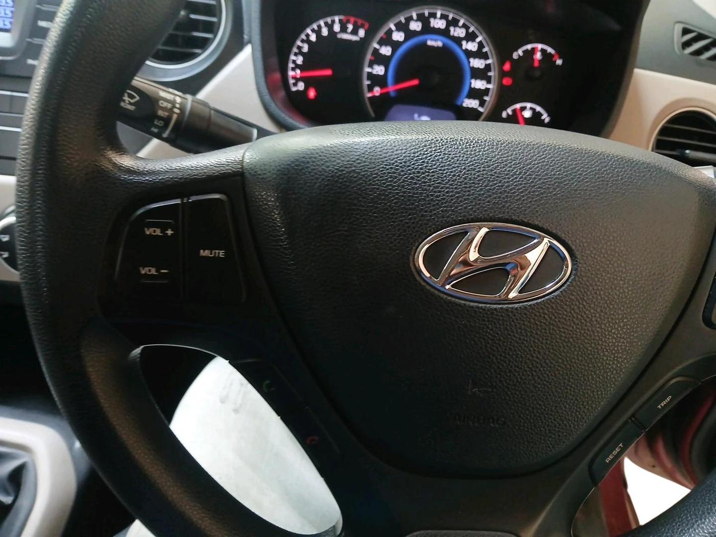 2016 Hyundai Grand i10 SPORTZ 1.2 KAPPA VTVT, Petrol, Manual, 62,474 km, interior