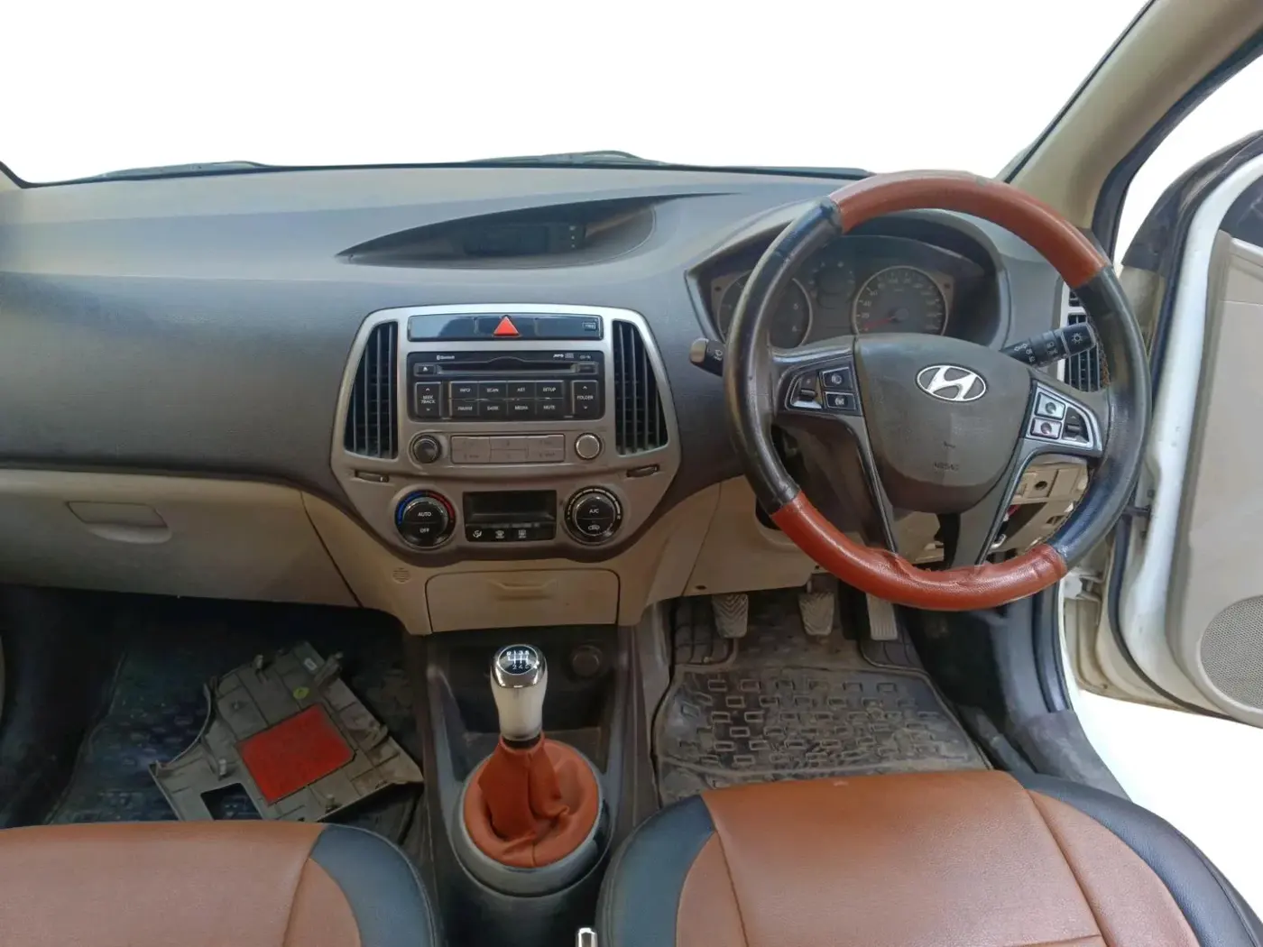 2014 Hyundai i20 SPORTZ 1.4 CRDI, Diesel, Manual, 1,05,572 km, interior
