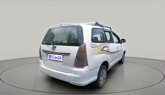 2011 Toyota Innova 2.5 G4 8 STR, Diesel, Manual, 4,81,651 km, exterior