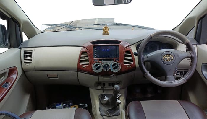 2011 Toyota Innova 2.5 G4 8 STR, Diesel, Manual, 4,81,651 km, interior