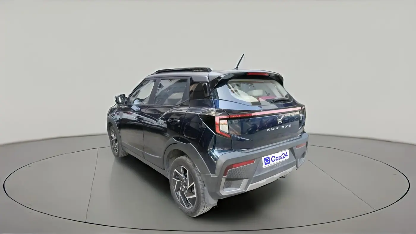 2024 Mahindra XUV 3XO AX7L 1.2 TGDi, Petrol, Manual, 15,008 km, exterior