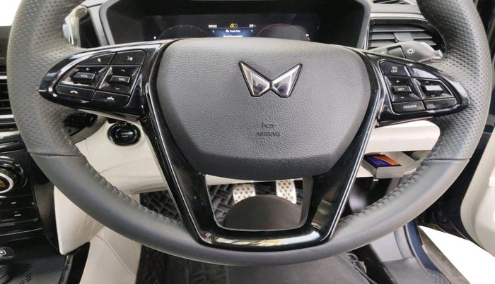 2024 Mahindra XUV 3XO AX7L 1.2 TGDi, Petrol, Manual, 15,008 km, interior