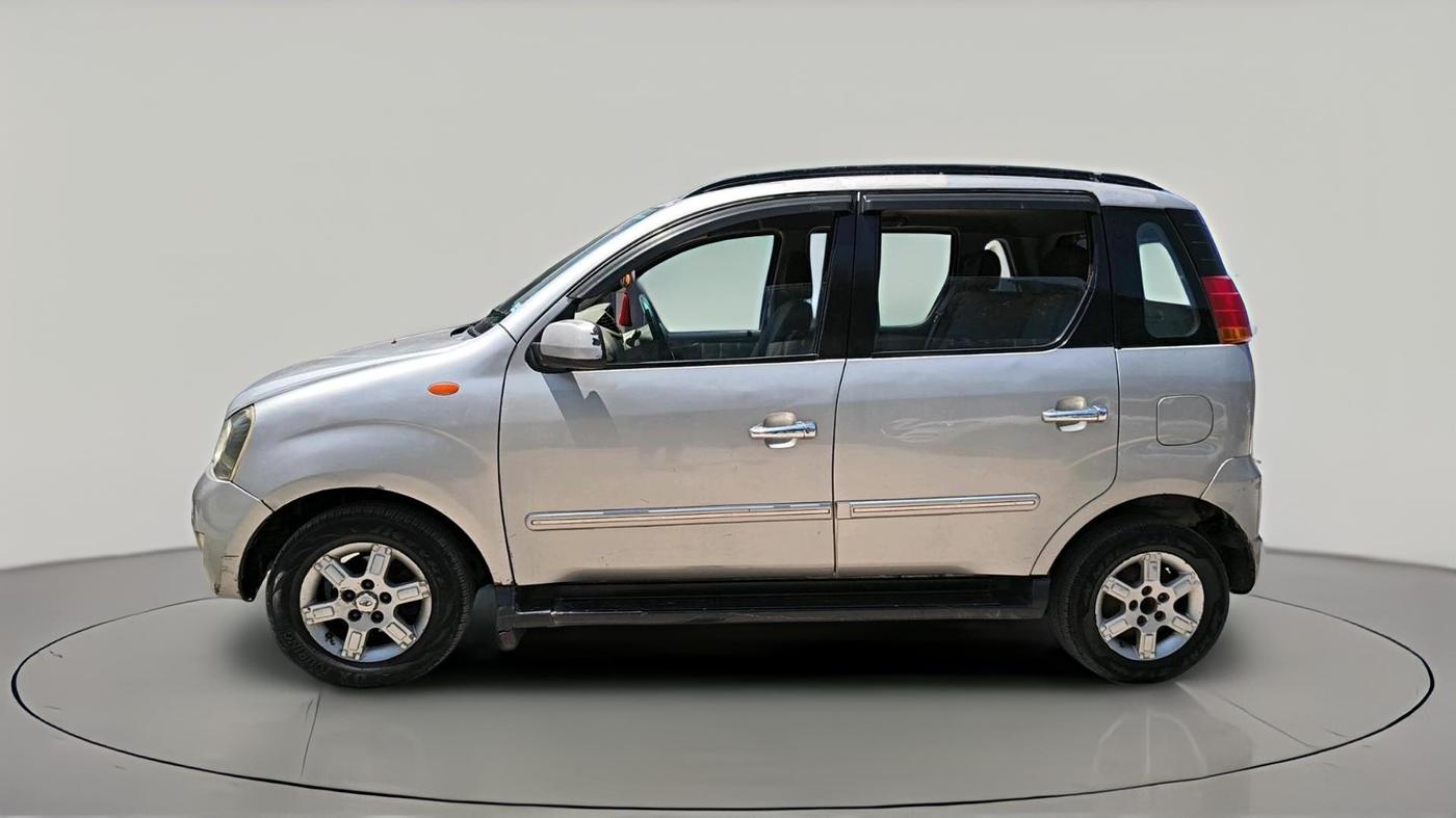 2013 Mahindra Quanto C8, Diesel, Manual, 1,05,686 km, exterior