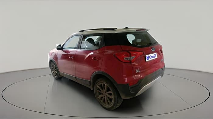 2021 Mahindra XUV300 W8 (O) 1.2 PETROL AMT DUAL TONE, Petrol, Automatic, 47,070 km, exterior