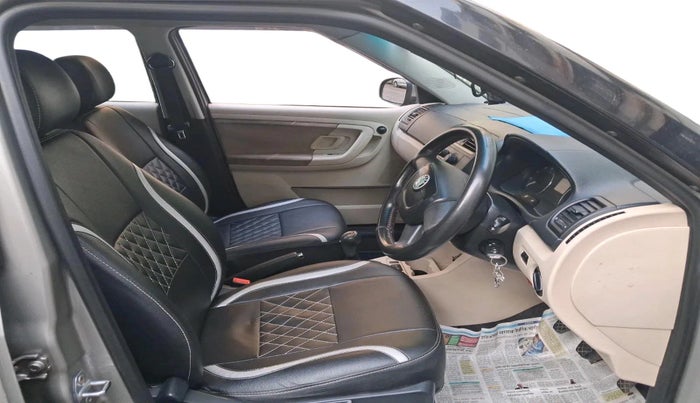 2011 Skoda Fabia CLASSIC 1.2 MPI, Petrol, Manual, 1,18,975 km, interior