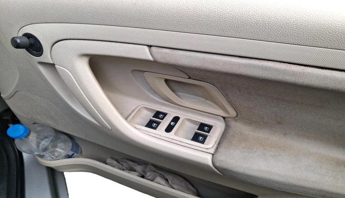 2011 Skoda Fabia CLASSIC 1.2 MPI, Petrol, Manual, 1,18,975 km, interior