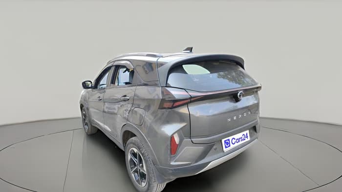 2025 Tata NEXON FEARLESS SUNROOF DUAL TONE 1.2 PETROL, Petrol, Manual, 35,030 km, exterior