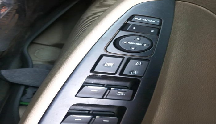 2017 Hyundai Tucson GLS 2WD AT DIESEL, Diesel, Automatic, 1,36,431 km, interior