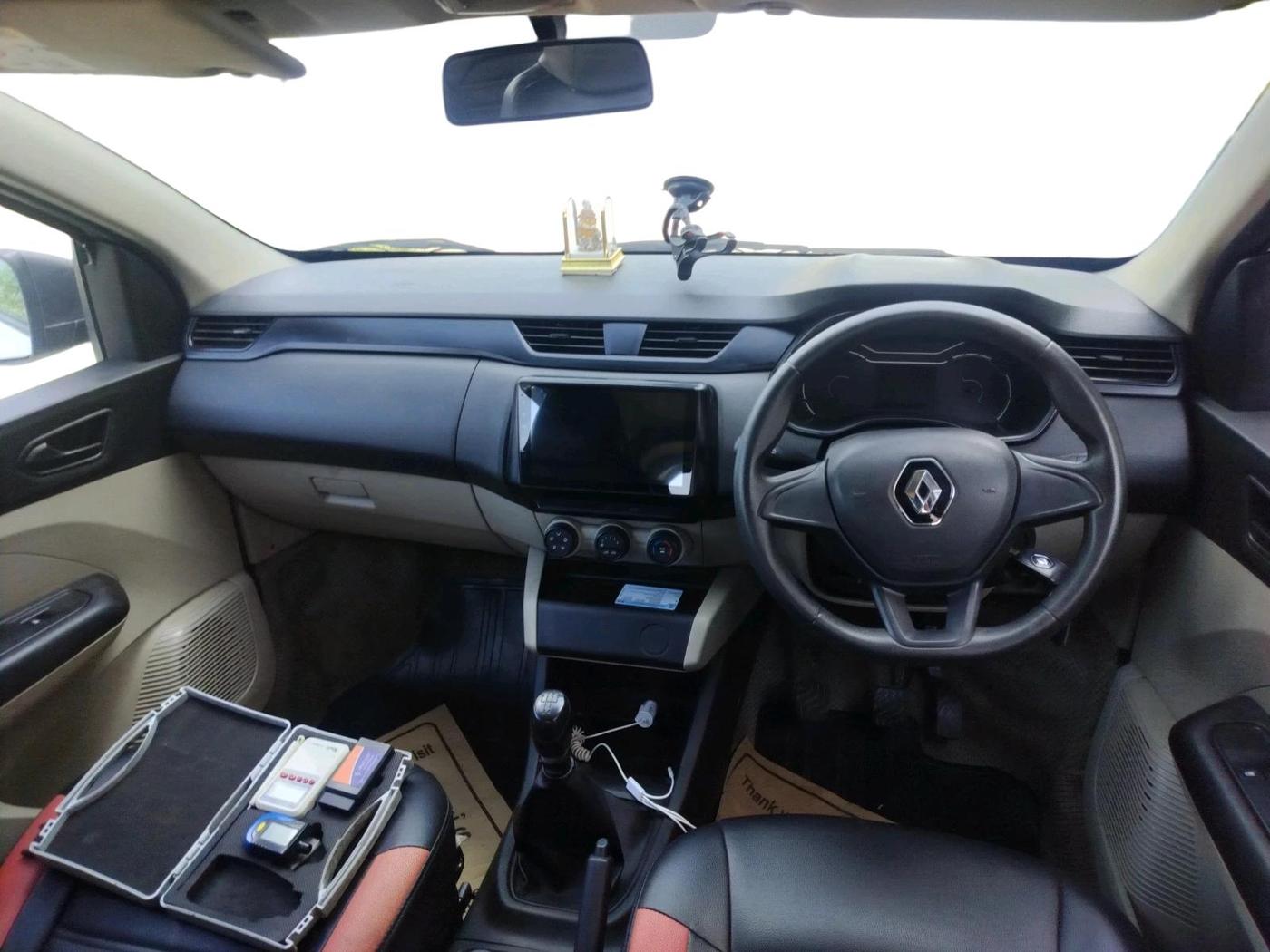 2020 Renault TRIBER RXE MT, Petrol, Manual, 61,605 km, interior