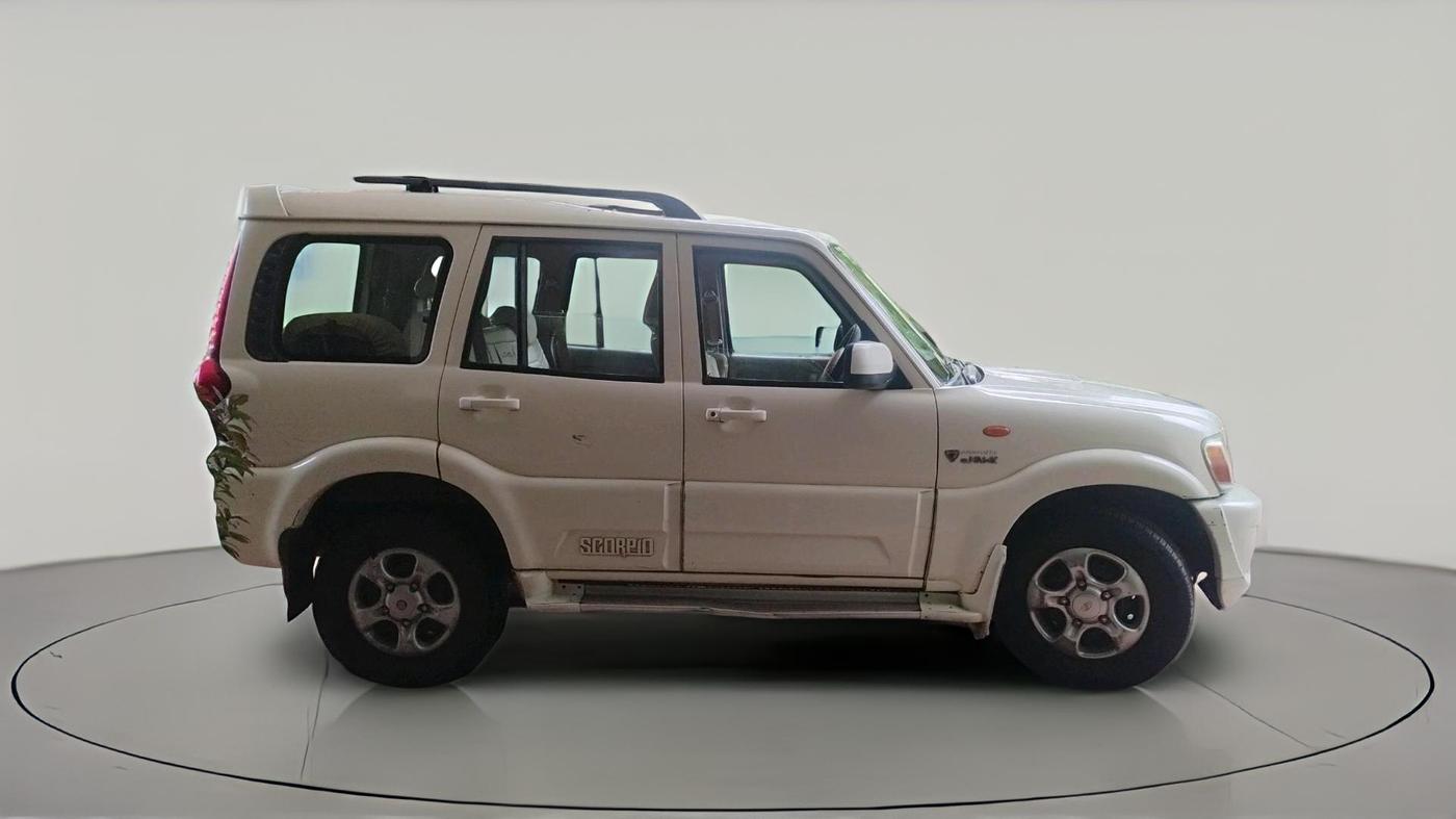 2011 Mahindra Scorpio SLE BS-III, Diesel, Manual, 1,87,947 km, exterior