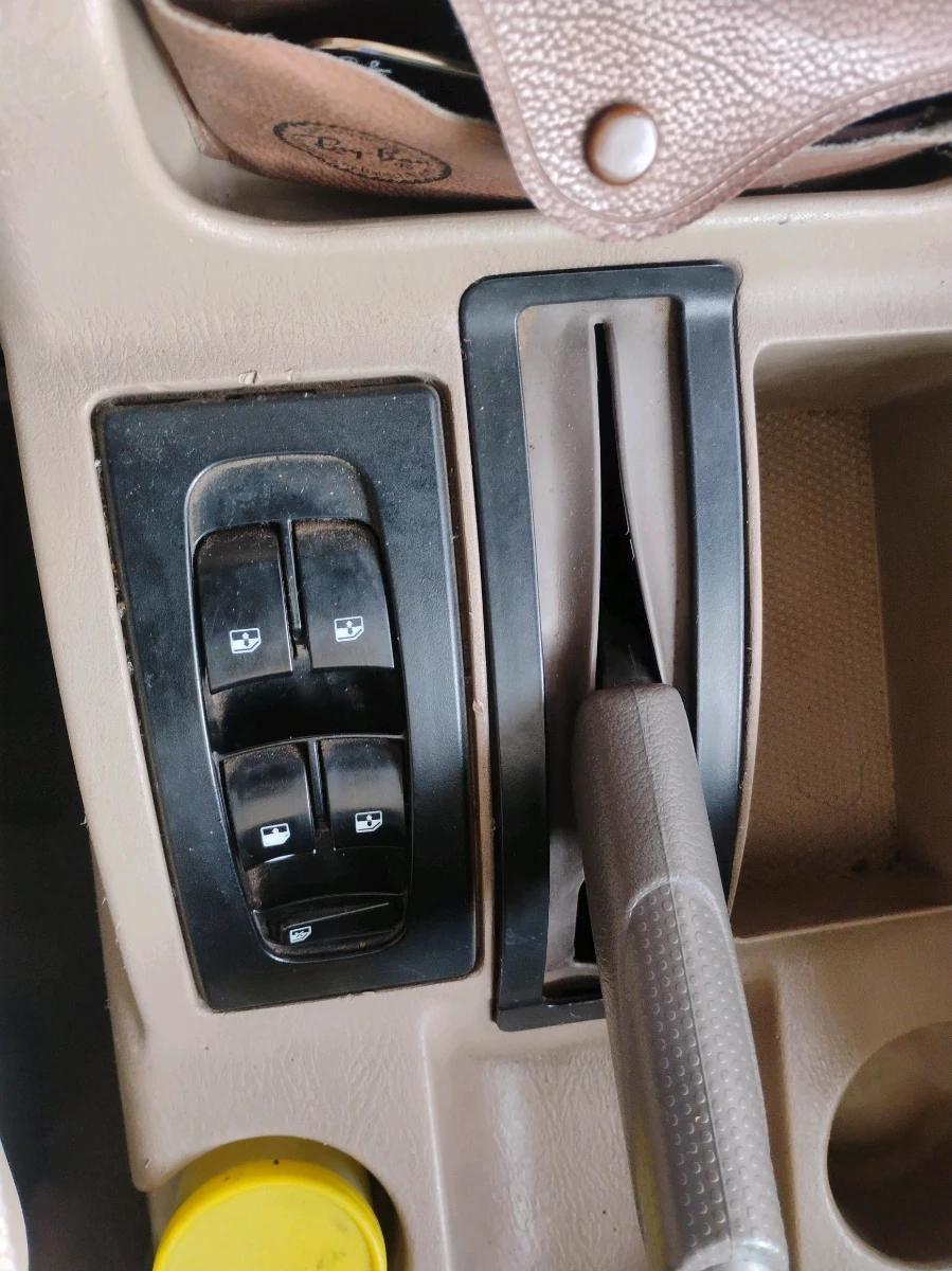 2011 Mahindra Scorpio SLE BS-III, Diesel, Manual, 1,87,947 km, interior