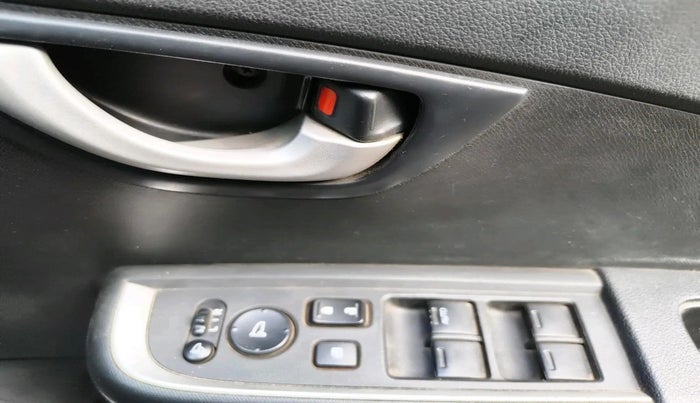 2016 Honda BR-V 1.5L I-VTEC V, Petrol, Manual, 1,20,307 km, interior