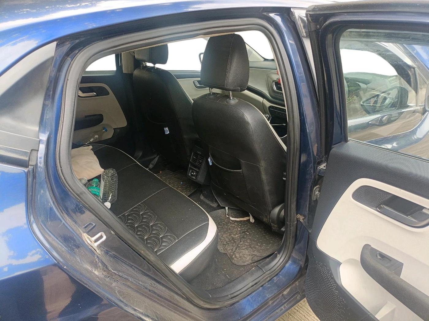 2022 Tata ALTROZ XZ PETROL, Petrol, Manual, 26,090 km, interior