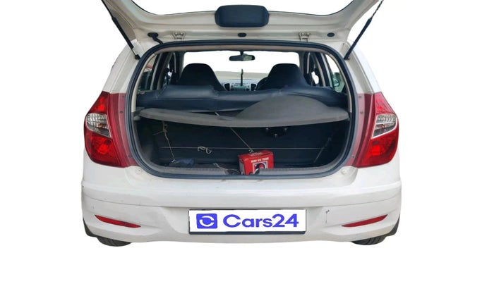 2014 Hyundai i10 SPORTZ 1.1 LPG, Petrol, Manual, 71,348 km, exterior