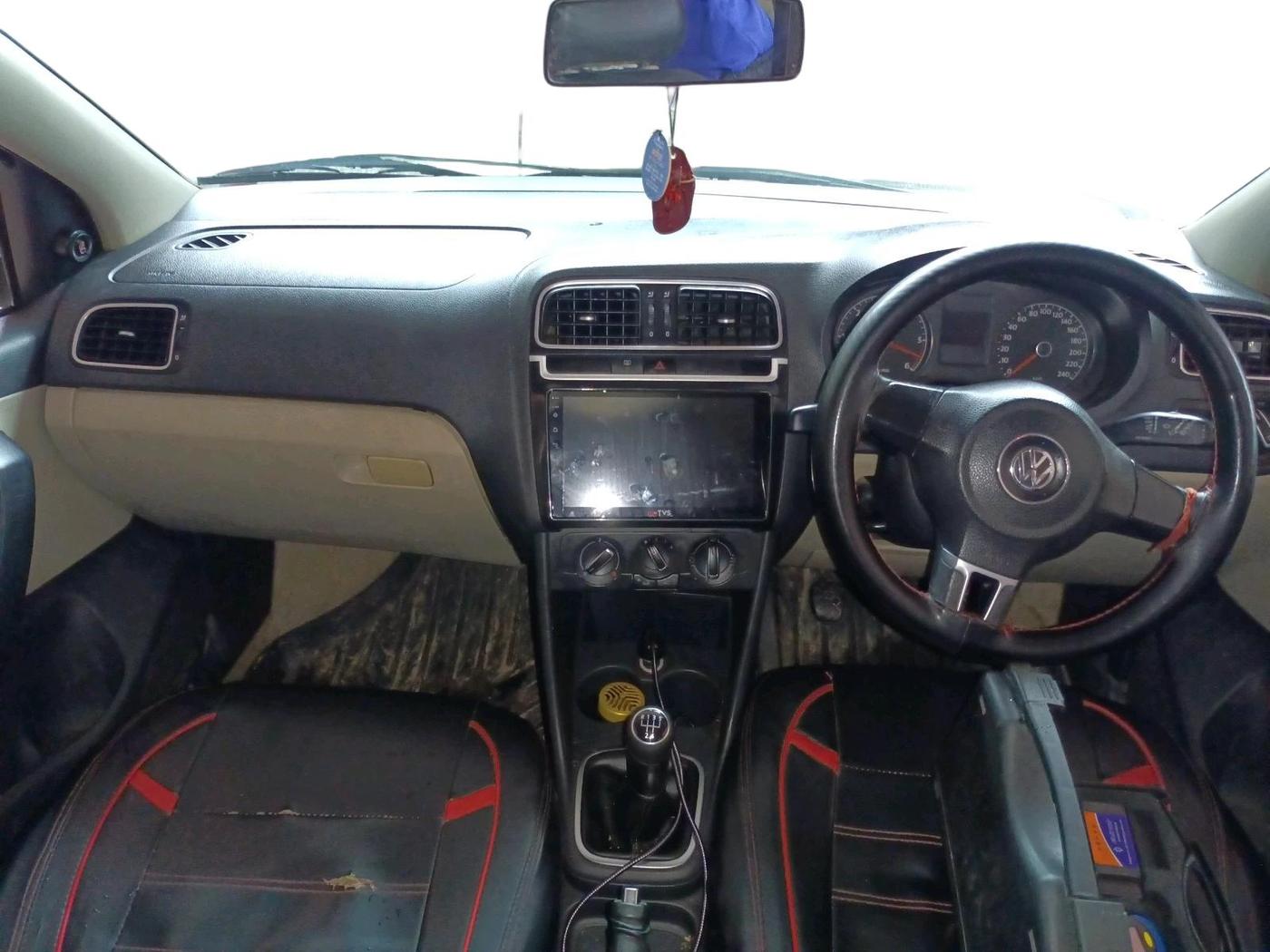 2012 Volkswagen Polo HIGHLINE DIESEL, Diesel, Manual, 1,59,971 km, interior