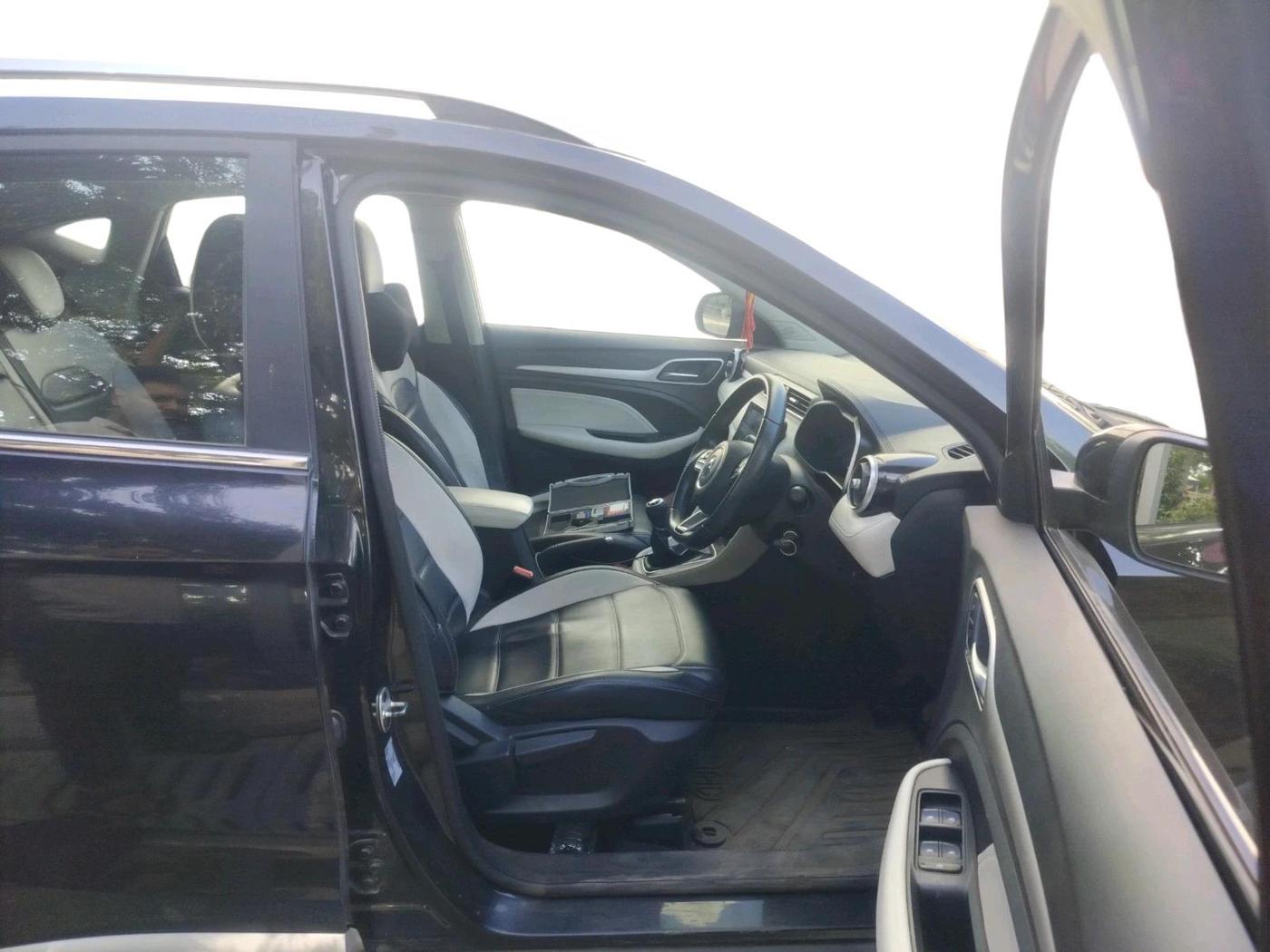 2023 MG ASTOR SUPER 1.5 MT, Petrol, Manual, 34,054 km, interior