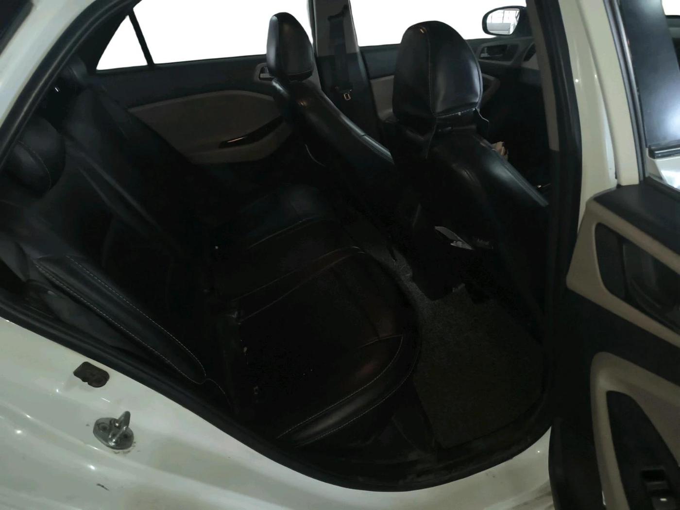 2016 Hyundai Elite i20 ASTA 1.4 CRDI, Diesel, Manual, 3,58,197 km, interior