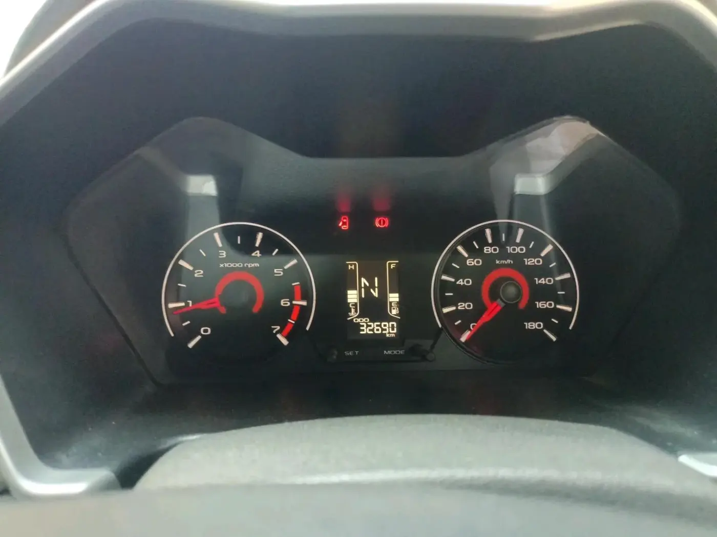 2017 Mahindra KUV 100 NXT K6+ P 6 STR, Petrol, Manual, 32,690 km, interior